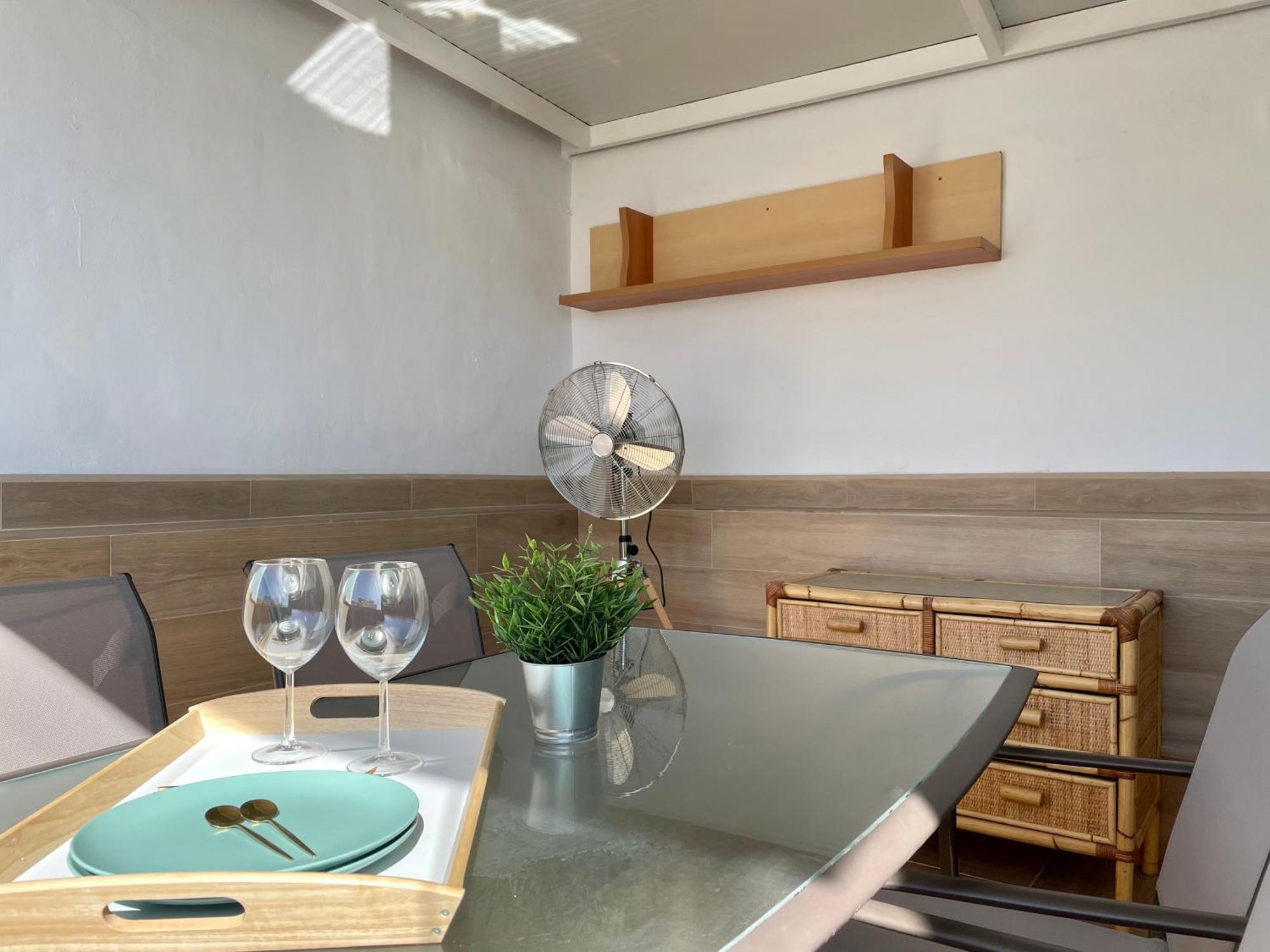 Apartamento Calma Carihuela Beach - 10 Metros De La Playa Торремолинос Экстерьер фото