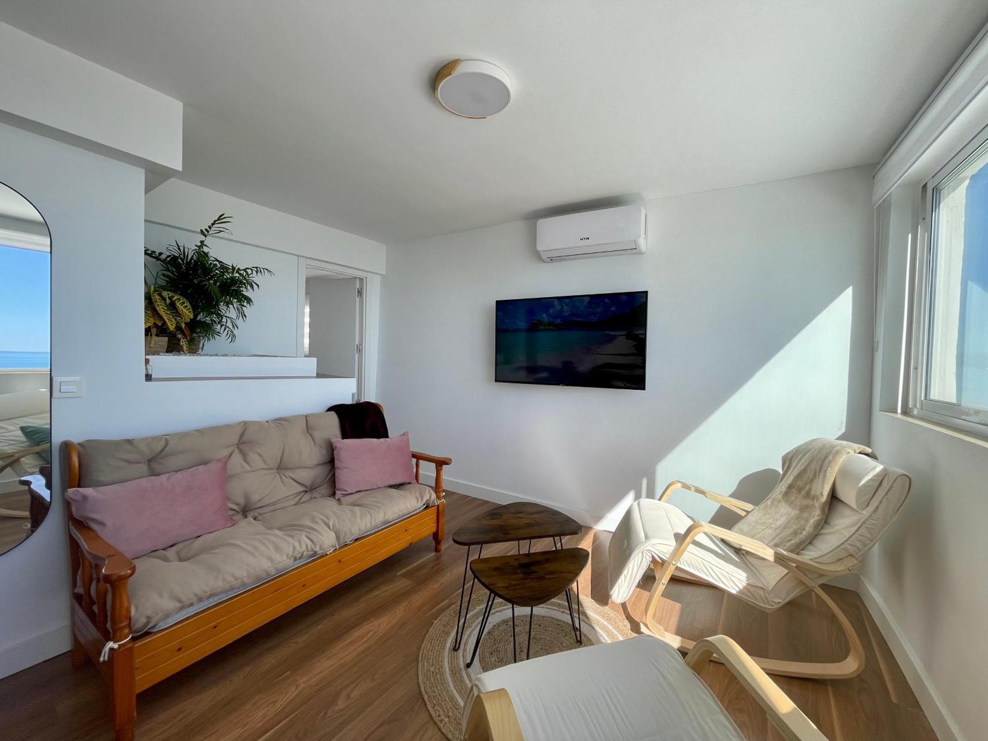 Apartamento Calma Carihuela Beach - 10 Metros De La Playa Торремолинос Экстерьер фото