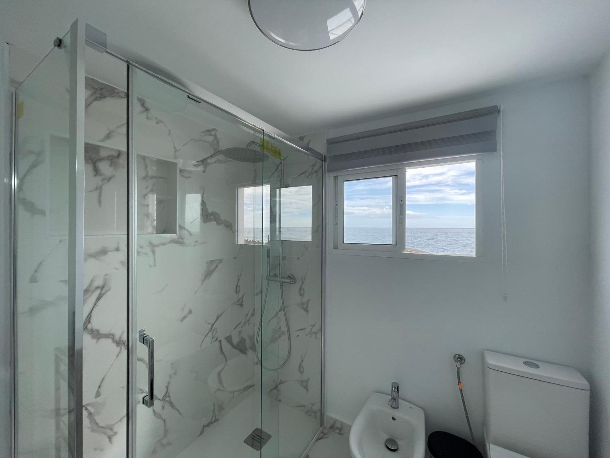 Apartamento Calma Carihuela Beach - 10 Metros De La Playa Торремолинос Экстерьер фото